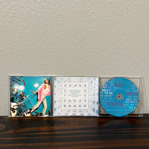Whitney Houston The Greatest Hits 2 Disc CD Set 2000 Red White Blue Y2K - Picture 5 of 6